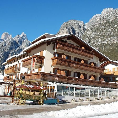 Albergo Ristorante Cacciatori Auronzo di Cadore Eksteriør billede