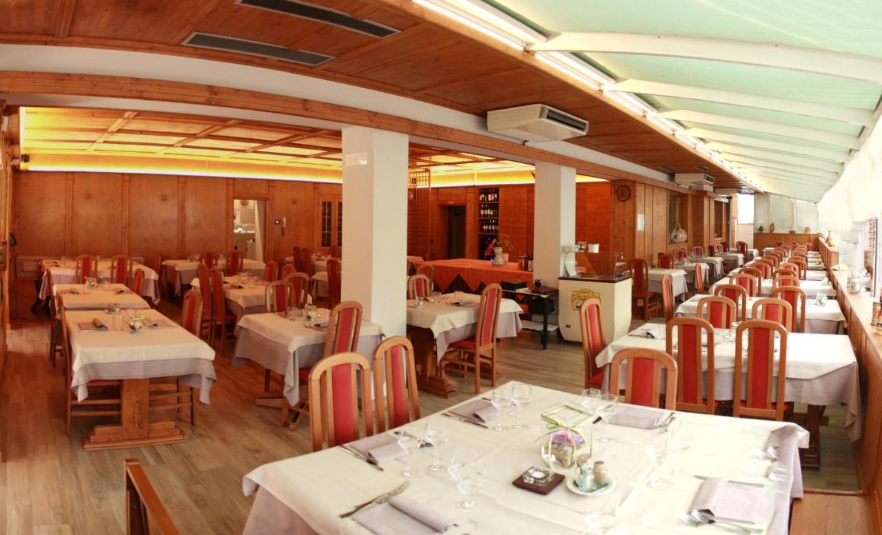 Albergo Ristorante Cacciatori Auronzo di Cadore Eksteriør billede