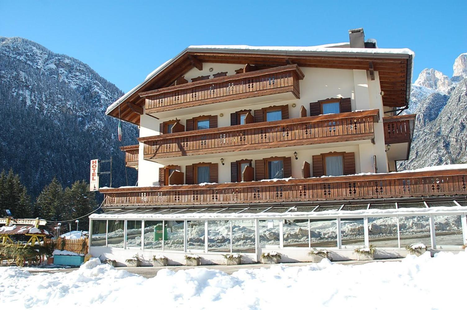 Albergo Ristorante Cacciatori Auronzo di Cadore Eksteriør billede