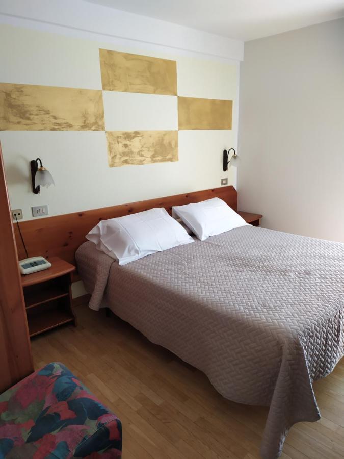 Albergo Ristorante Cacciatori Auronzo di Cadore Eksteriør billede